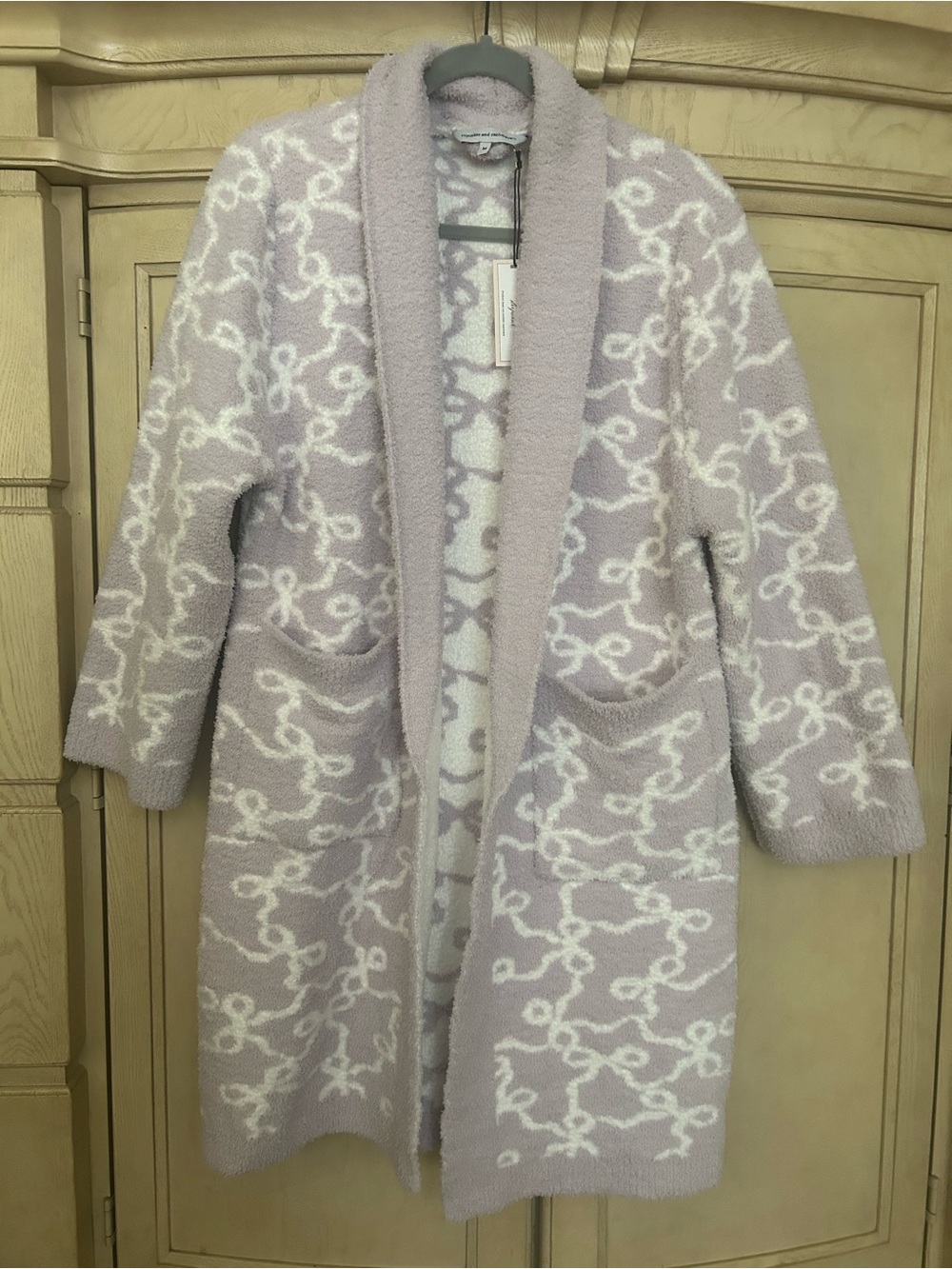 cupcakes & cashmere Lavender and White Patterned Plush Robe